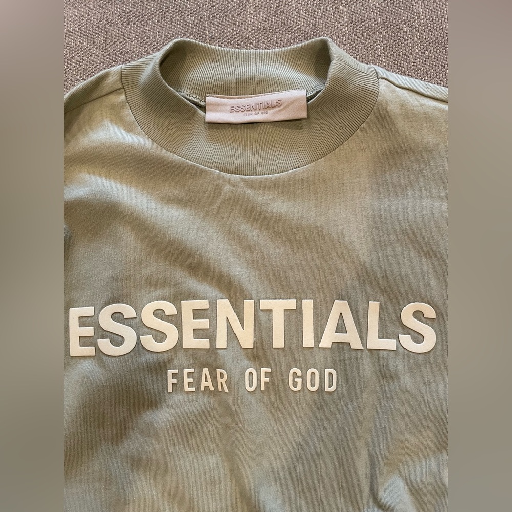 Essentials sweatshirt - Picture 7 of 7